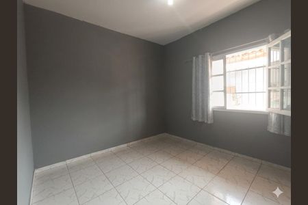 Sala de casa de condomínio para alugar com 2 quartos, 70m² em Jardim Independencia, São Gonçalo