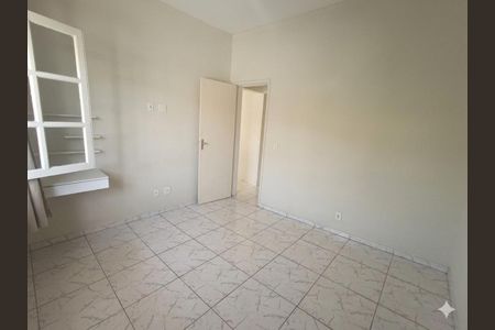 Quarto de casa de condomínio para alugar com 2 quartos, 70m² em Jardim Independencia, São Gonçalo