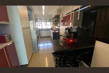Apartamento à venda com 206m², 3 quartos e 3 vagas