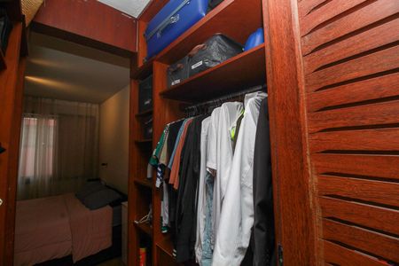 Apartamento à venda com 134m², 2 quartos e 1 vaga Apartamento à venda com 134m², 2 quartos e 1 vagaCloset