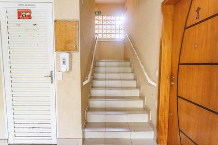 Apartamento à venda com 46m², 2 quartos e 1 vagaEscada do prédio 