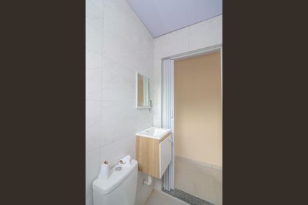 Banheiro de casa para alugar com 1 quarto, 30m² em Padre Miguel, Rio de Janeiro