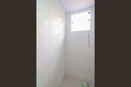 Banheiro de casa para alugar com 1 quarto, 30m² em Padre Miguel, Rio de Janeiro