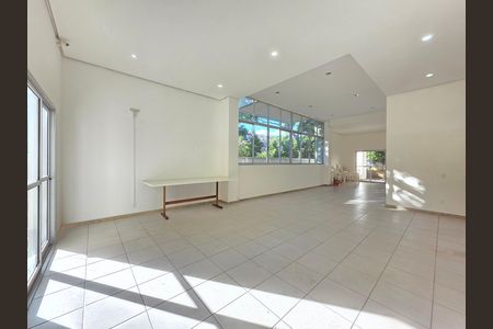 Apartamento à venda com 75m², 2 quartos e 1 vaga Apartamento à venda com 75m², 2 quartos e 1 vagaSalão de festas