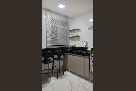 Cozinha de apartamento à venda com 3 quartos, 61m² em Guarani, Belo Horizonte