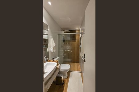 Apartamento à venda com 61m², 3 quartos e 2 vagasBanheiro 