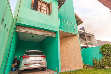 Casa à venda com 86m², 3 quartos e 2 vagasFachada