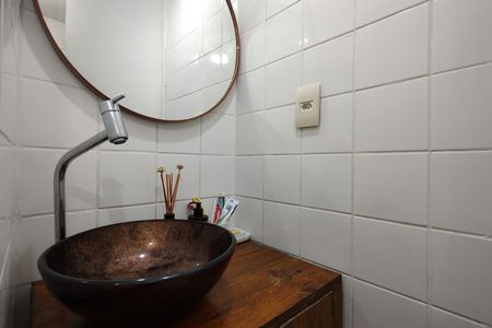 Apartamento à venda com 70m², 3 quartos e 1 vaga Apartamento à venda com 70m², 3 quartos e 1 vagaBanheiro Social