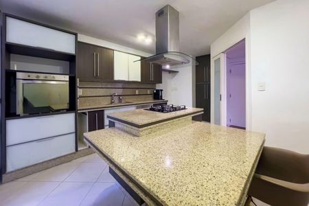 Apartamento à venda com 98m², 2 quartos e 1 vagaCozinha