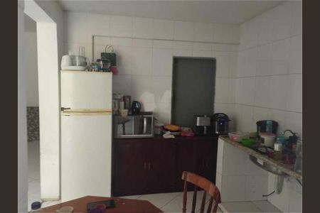 Casa à venda com 4 quartos, 203m² em Parque Peruche, São Paulo