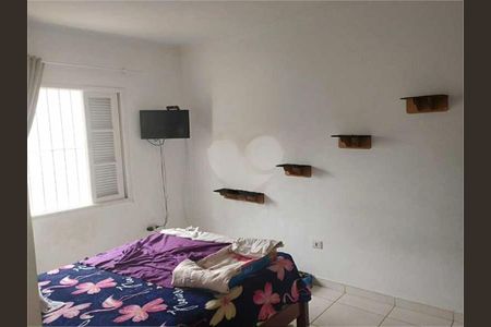 Casa à venda com 4 quartos, 203m² em Parque Peruche, São Paulo