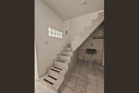 escada  de casa para alugar com 3 quartos, 100m² em Brotas, Salvador