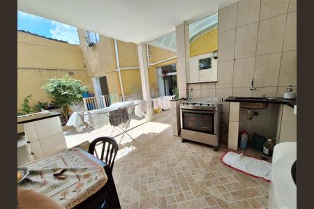 Casa à venda com 143m², 4 quartos e 2 vagas