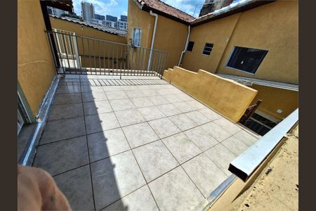 Casa à venda com 4 quartos, 143m² em Vila Romero, São Paulo