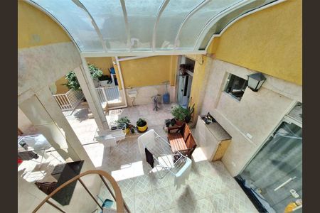Casa à venda com 4 quartos, 143m² em Vila Romero, São Paulo