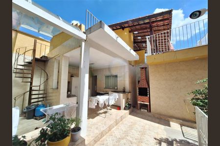 Casa à venda com 143m², 4 quartos e 2 vagas