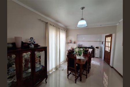 Casa à venda com 4 quartos, 143m² em Vila Romero, São Paulo
