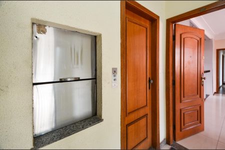 Apartamento à venda com 263m², 4 quartos e 2 vagasElevador de Carga