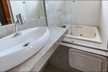 Apartamento à venda com 263m², 4 quartos e 2 vagasBanheiro Suíte