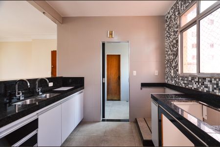 Apartamento à venda com 263m², 4 quartos e 2 vagasCozinha
