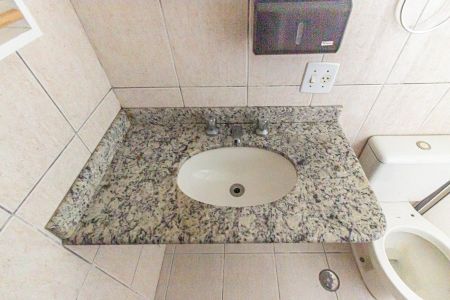 Apartamento à venda com 60m², 2 quartos e 1 vaga Apartamento à venda com 60m², 2 quartos e 1 vagaBanheiro da Suíte
