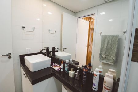 Apartamento para alugar com 56m², 3 quartos e 1 vaga Apartamento para alugar com 56m², 3 quartos e 1 vagaBanheiro da Suíte