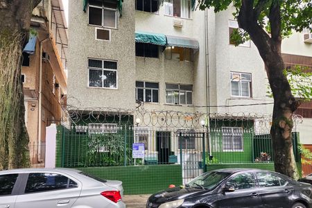 Apartamento para alugar com 115m², 3 quartos e sem vaga Apartamento para alugar com 115m², 3 quartos e sem vagaFachada