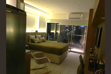 Sala/Quarto de apartamento à venda com 1 quarto, 28m² em República, São Paulo