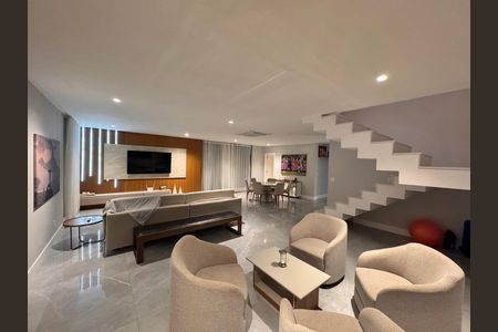 Sala de casa de condomínio para alugar com 4 quartos, 450m² em Recreio dos Bandeirantes, Rio de Janeiro