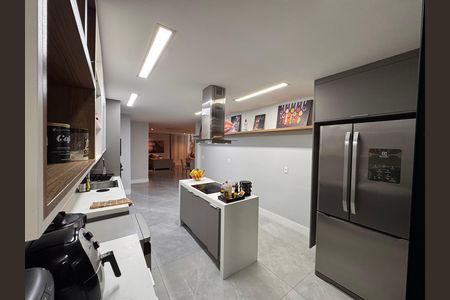 Casa de condomínio à venda com 450m², 4 quartos e 3 vagas Casa de condomínio à venda com 450m², 4 quartos e 3 vagasCozinha