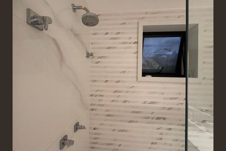 Casa de condomínio à venda com 450m², 4 quartos e 3 vagas Casa de condomínio à venda com 450m², 4 quartos e 3 vagasSuíte 4 - Banheiro