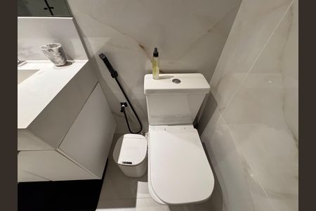 Casa de condomínio à venda com 450m², 4 quartos e 3 vagas Casa de condomínio à venda com 450m², 4 quartos e 3 vagasSuíte 1 - Banheiro