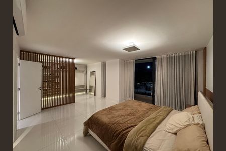 Casa de condomínio à venda com 450m², 4 quartos e 3 vagas Casa de condomínio à venda com 450m², 4 quartos e 3 vagasSuíte 1