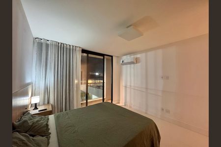 Casa de condomínio à venda com 450m², 4 quartos e 3 vagas Casa de condomínio à venda com 450m², 4 quartos e 3 vagasSuíte 2