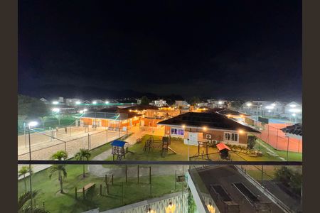 Casa de condomínio à venda com 450m², 4 quartos e 3 vagas Casa de condomínio à venda com 450m², 4 quartos e 3 vagasTerraço