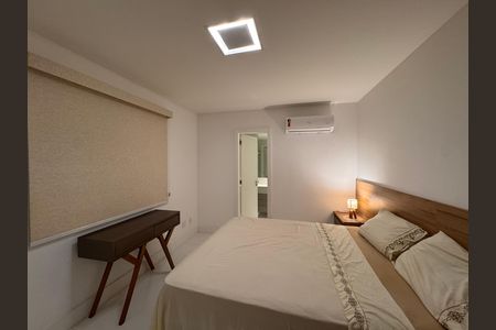 Casa de condomínio à venda com 450m², 4 quartos e 3 vagas Casa de condomínio à venda com 450m², 4 quartos e 3 vagasSuíte 4