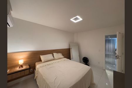 Casa de condomínio à venda com 450m², 4 quartos e 3 vagas Casa de condomínio à venda com 450m², 4 quartos e 3 vagasSuíte 4