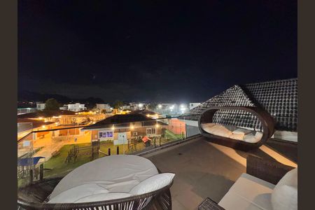 Casa de condomínio à venda com 450m², 4 quartos e 3 vagas Casa de condomínio à venda com 450m², 4 quartos e 3 vagasTerraço