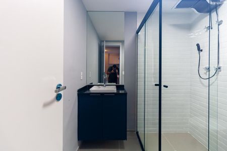 Banheiro de apartamento para alugar com 1 quarto, 30m² em Vila Prudente, São Paulo