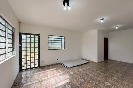 Casa para alugar com 280m², 1 quarto e sem vaga