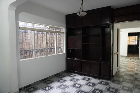 Casa à venda com 350m², 5 quartos e 2 vagasSala