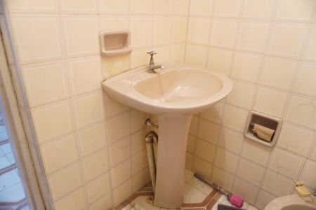 Casa à venda com 350m², 5 quartos e 2 vagasBanheiro 5