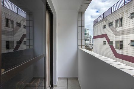 Apartamento para alugar com 60m², 1 quarto e 1 vagaSacada 