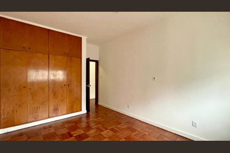 Apartamento à venda com 256m², 4 quartos e 2 vagas Apartamento à venda com 256m², 4 quartos e 2 vagasQuarto 2