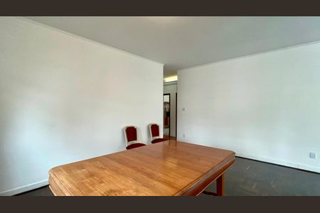 Apartamento à venda com 256m², 4 quartos e 2 vagas Apartamento à venda com 256m², 4 quartos e 2 vagasSala de Jantar