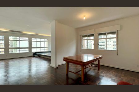 Apartamento à venda com 256m², 4 quartos e 2 vagas Apartamento à venda com 256m², 4 quartos e 2 vagasSala de Jantar