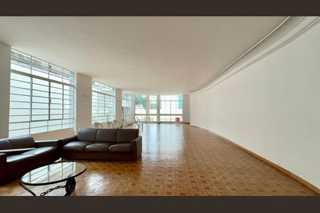 Apartamento à venda com 256m², 4 quartos e 2 vagas Apartamento à venda com 256m², 4 quartos e 2 vagasSalão de Festas