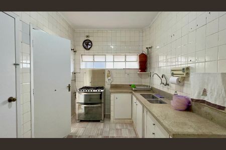 Apartamento à venda com 256m², 4 quartos e 2 vagas Apartamento à venda com 256m², 4 quartos e 2 vagasCozinha