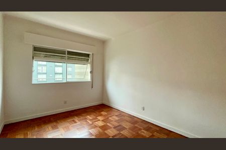 Apartamento à venda com 256m², 4 quartos e 2 vagas Apartamento à venda com 256m², 4 quartos e 2 vagasQuarto 2