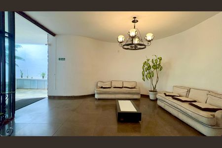 Apartamento à venda com 256m², 4 quartos e 2 vagas Apartamento à venda com 256m², 4 quartos e 2 vagasHall de entrada